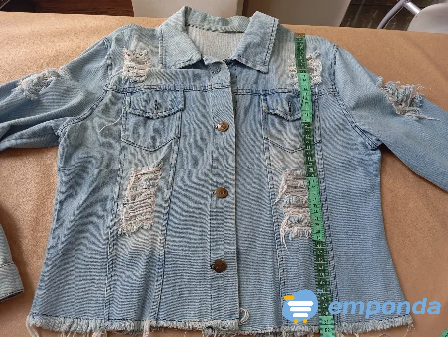 Campera de jean con roturas. Perfecto estado Floresta - imagen 3