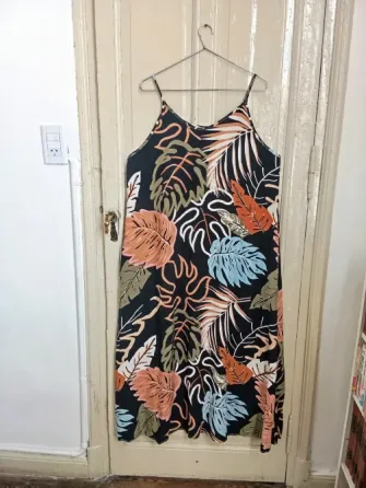 Vestido floreado largo, fresco, con bolsillos. IMPECABLE Floresta