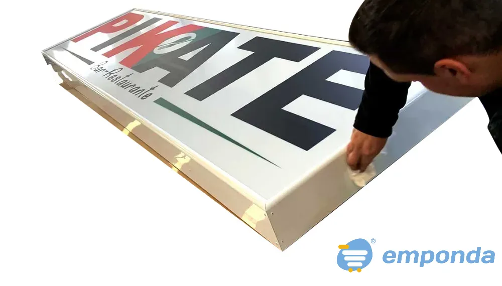 Colocación de carteles con alucobond para farmacias en Hudso Lanús - imagen 4