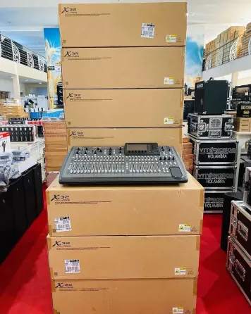 Behringer X32, Midas M32, Soundcraft Ui24R, Pioneer DJ CDJ-3 Morón