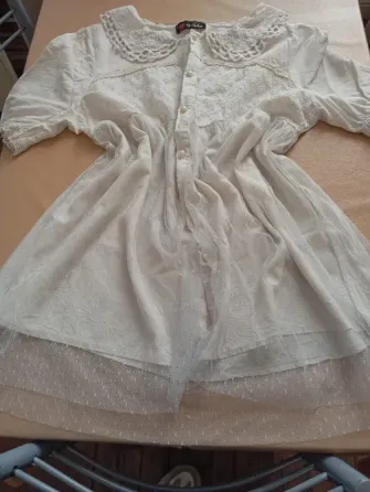 Blusa estilo romantico, con mezcla de texturas Floresta