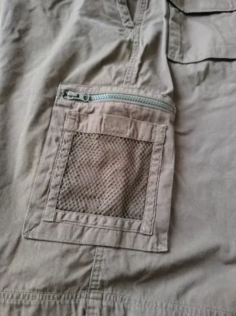 Bermuda cargo para hombre. Impecable Floresta