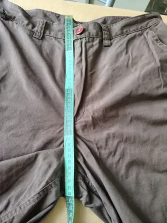 Bermuda cargo para hombre. Impecable Floresta