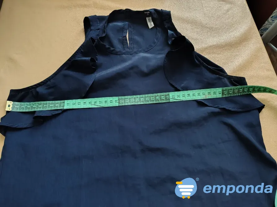 Blusa elegante con volado Floresta - imagen 5