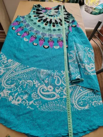 Vestido indu tipo tunica, super amplio Floresta