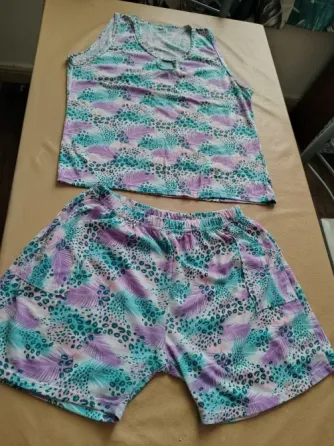 Piyama de dos piezas. Short y musculosa Floresta