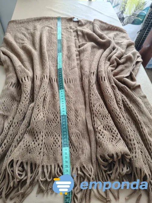 Cardigan calado tipo poncho, super amplio y elegante Floresta - imagen 2