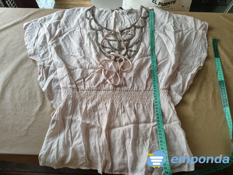 Blusa con canutillos en escote Floresta - imagen 3