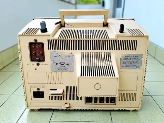 Televisor Hitachi Portátil Vintage Retro Palermo