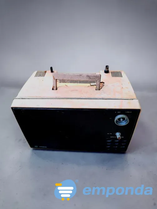 Televisor Hitachi Portátil Vintage Retro Palermo - imagen 3