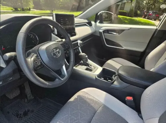 Pre Owned 2025 Toyota RAV4 XLE Full Options Bahía Blanca